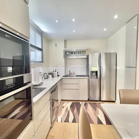 Rosalia Luxury 3 Bedrooms Near Beaches By Welcome To Apartment